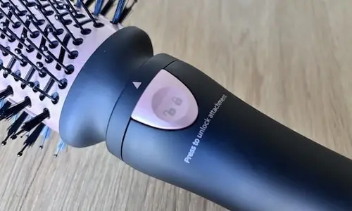 Sansbeauté 4-in-1 Föhnborstel drukknop Sansbeauté 4-in-1 Föhnborstel drukknop loskoppelen van opzetstukken